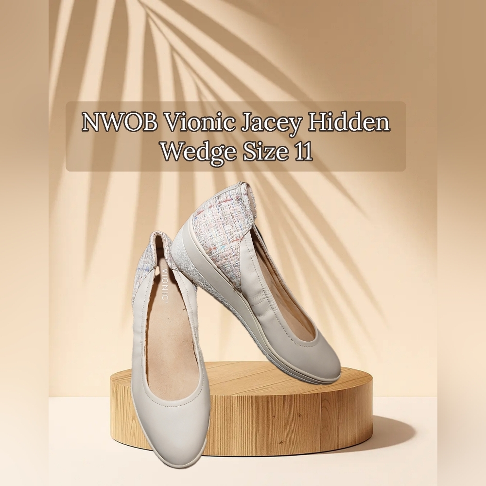 Vionic Jacey Hidden Wedge Ballet Flat in Light Gray